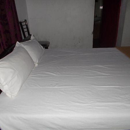 Hotel Guruvayur Bunglow Exterior foto