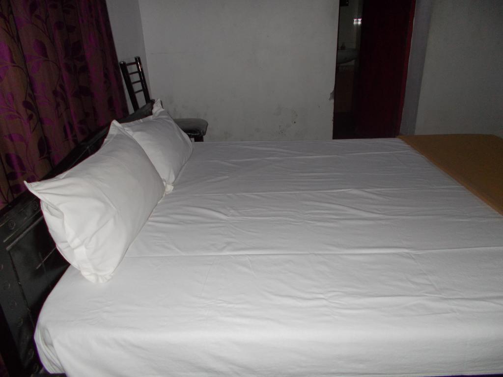 Hotel Guruvayur Bunglow Exterior foto
