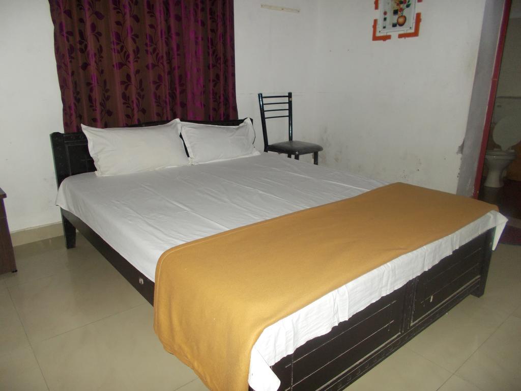 Hotel Guruvayur Bunglow Exterior foto