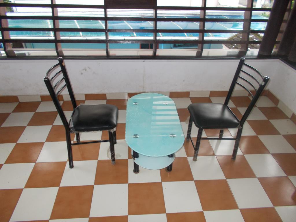 Hotel Guruvayur Bunglow Exterior foto