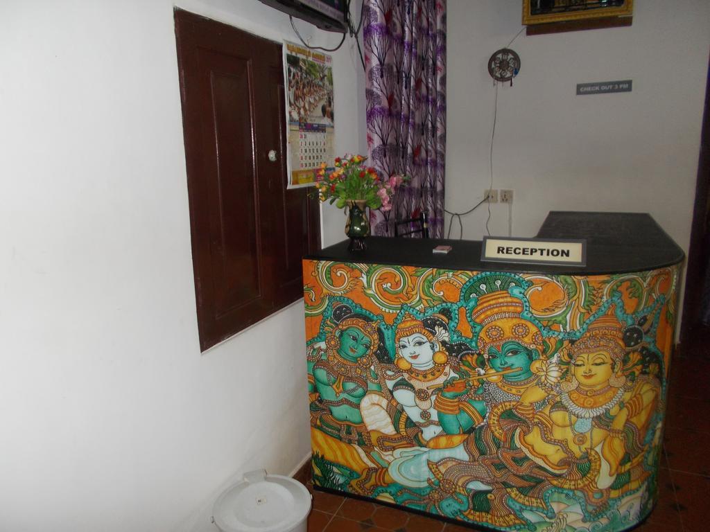 Hotel Guruvayur Bunglow Exterior foto