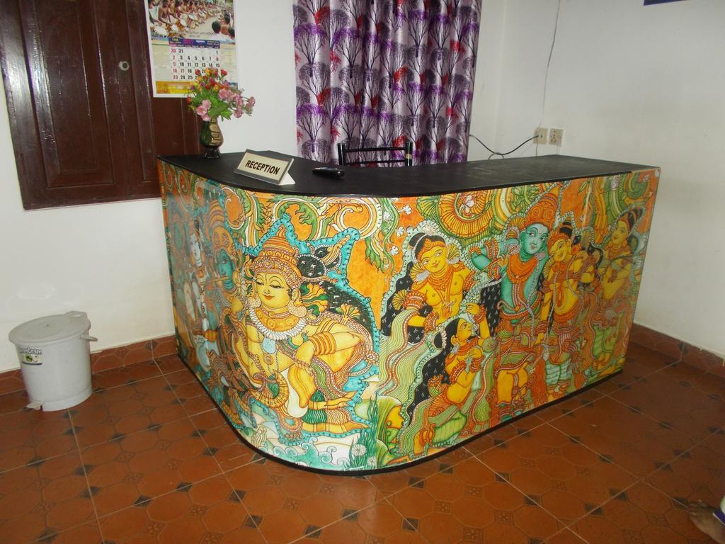 Hotel Guruvayur Bunglow Exterior foto