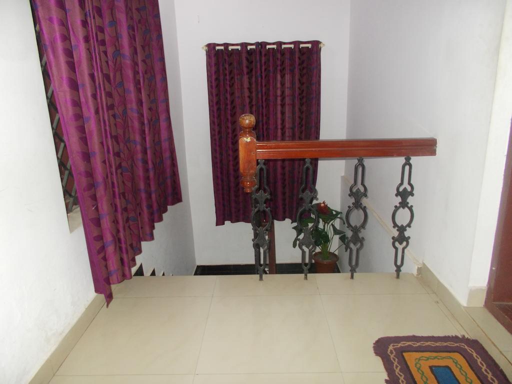 Hotel Guruvayur Bunglow Exterior foto